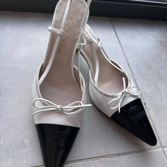 Vtg RARE CHANEL Black White Leather Slingback Mule Heels - Picture 4 of 9